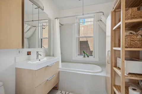$1,699,000 | 168 West Eugenie Street, Chicago, IL 60614