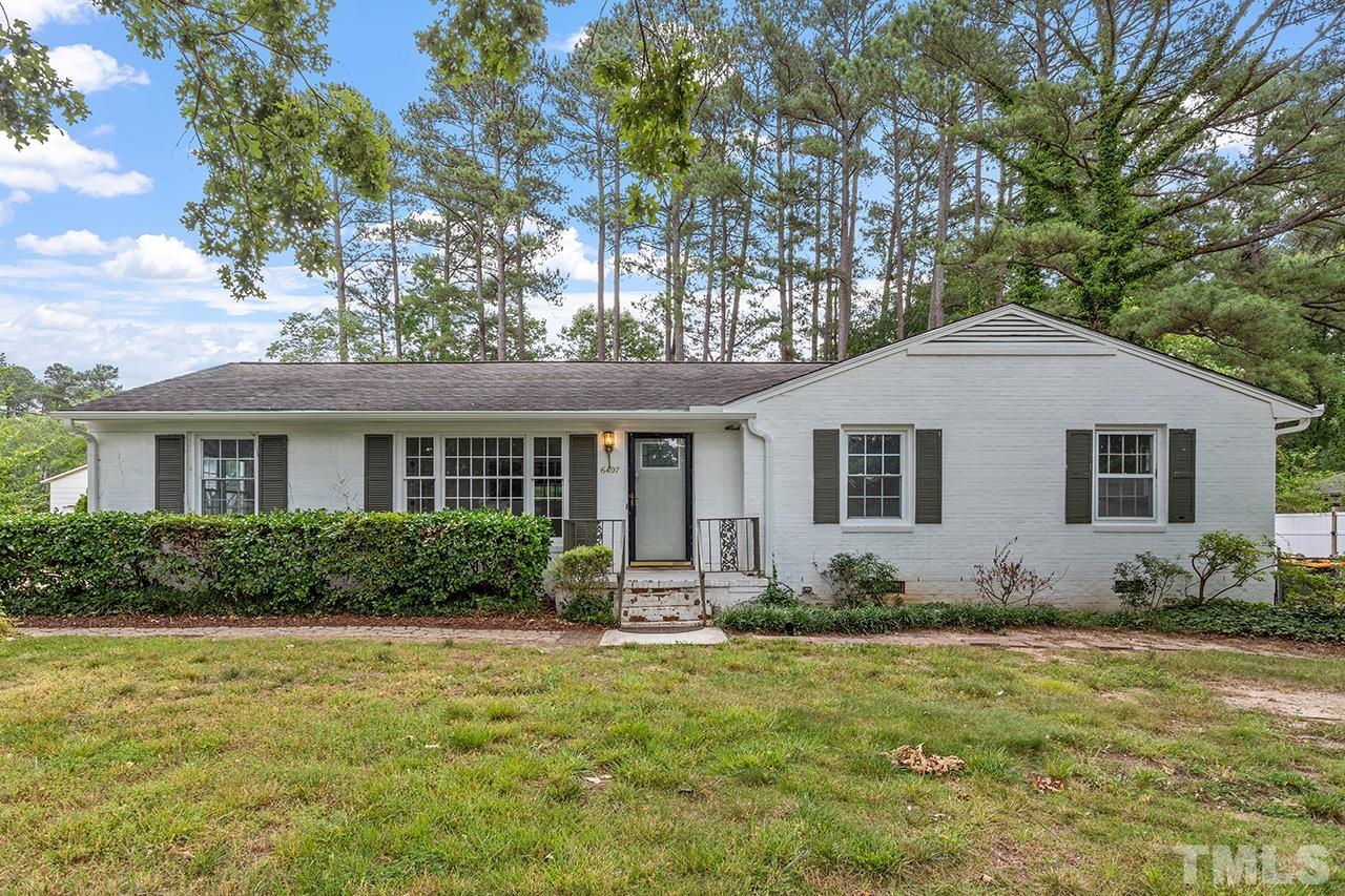 a front view of house with yard