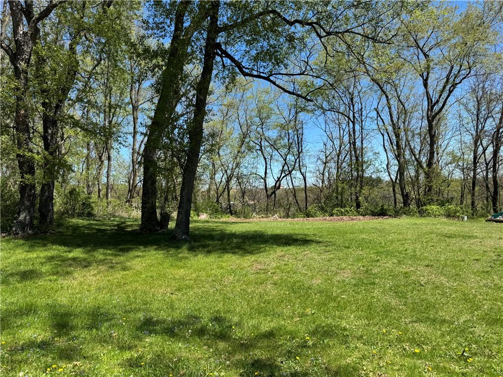 16 Walnut Street Burgettstown, PA 15021 - Photo 3 of 7 a view of a park