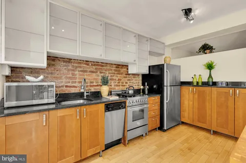 $400,000 | 1869 Mintwood Place Northwest, Unit 24, Washington, DC 20009