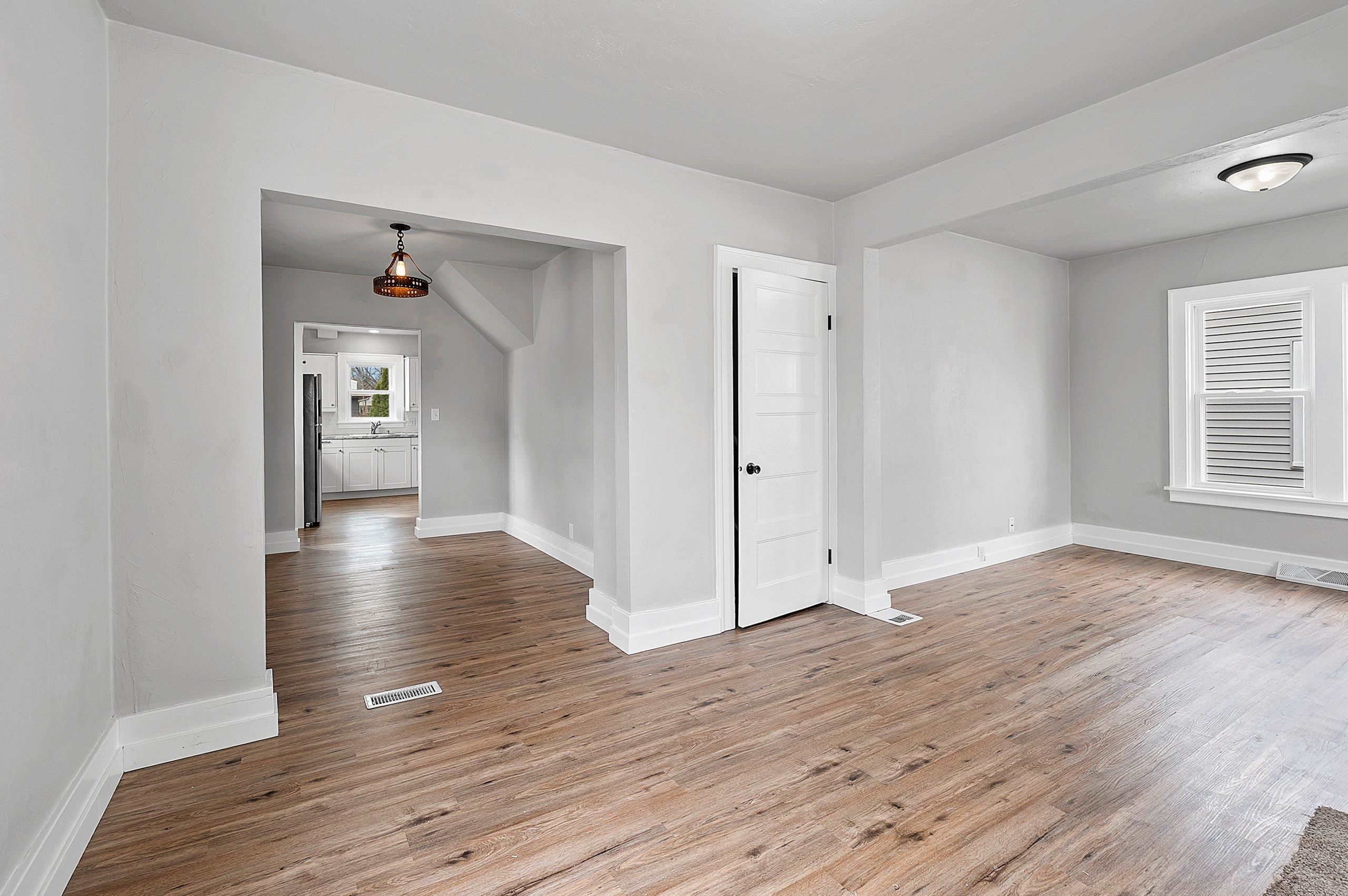 727 East Calumet Street Appleton, WI 54915 - Photo 3 of 51