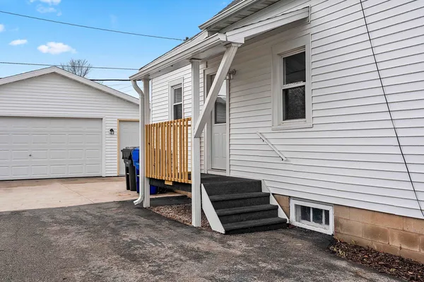 $230,000 | 727 East Calumet Street, Appleton, WI 54915