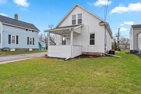 $230,000 | 727 East Calumet Street, Appleton, WI 54915