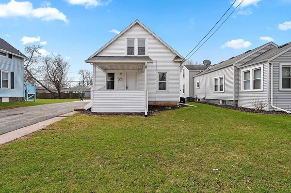 $230,000 | 727 East Calumet Street, Appleton, WI 54915