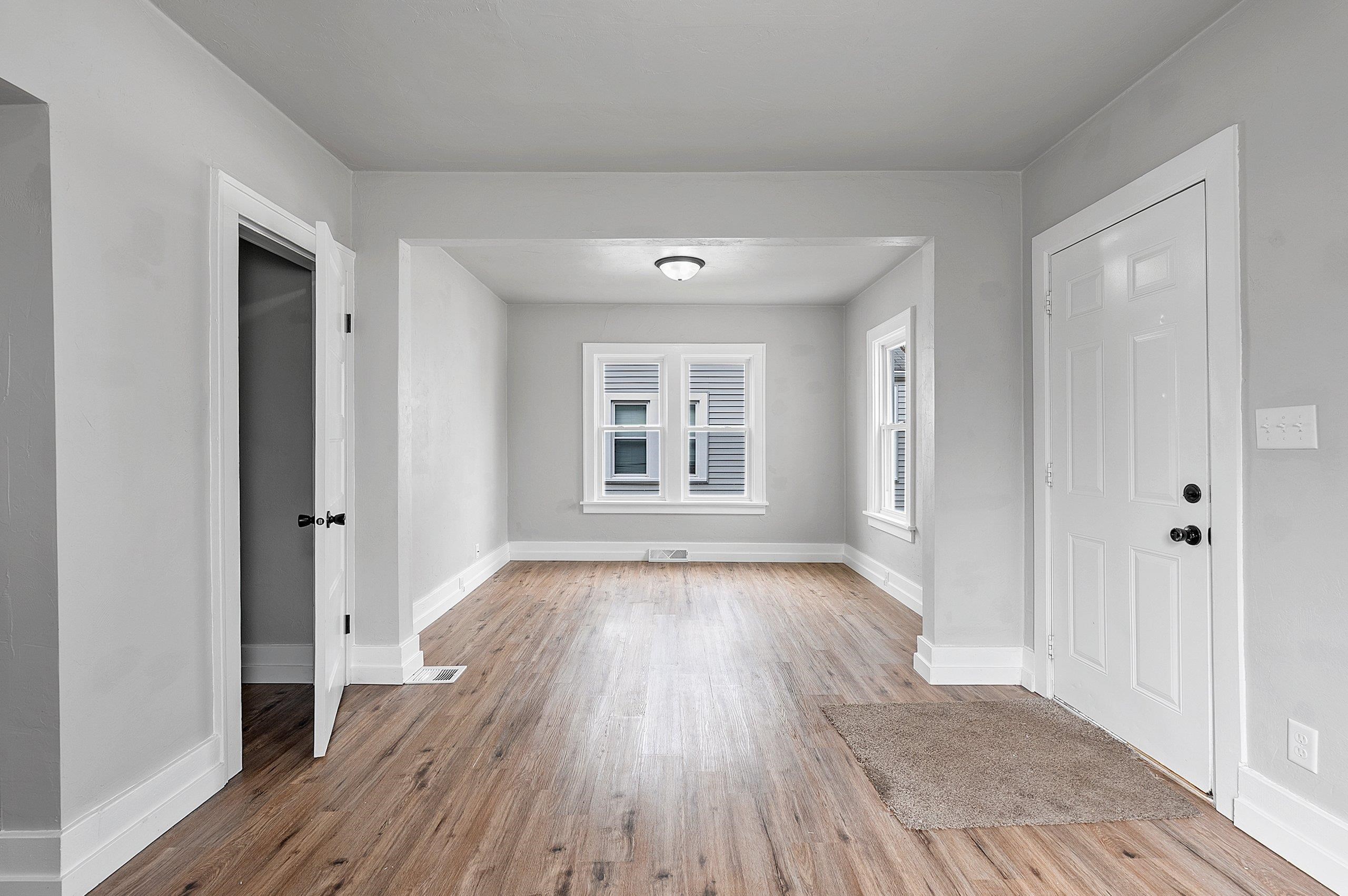 727 East Calumet Street Appleton, WI 54915 - Photo 4 of 51