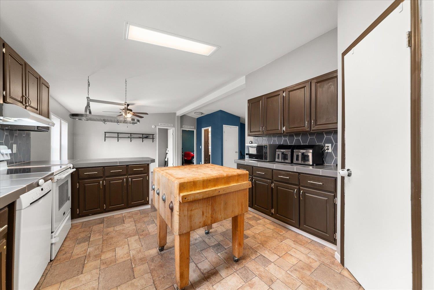 22915 South Cross Road Cheney, WA 99004 - Photo 37 of 50 Gallery Image 37