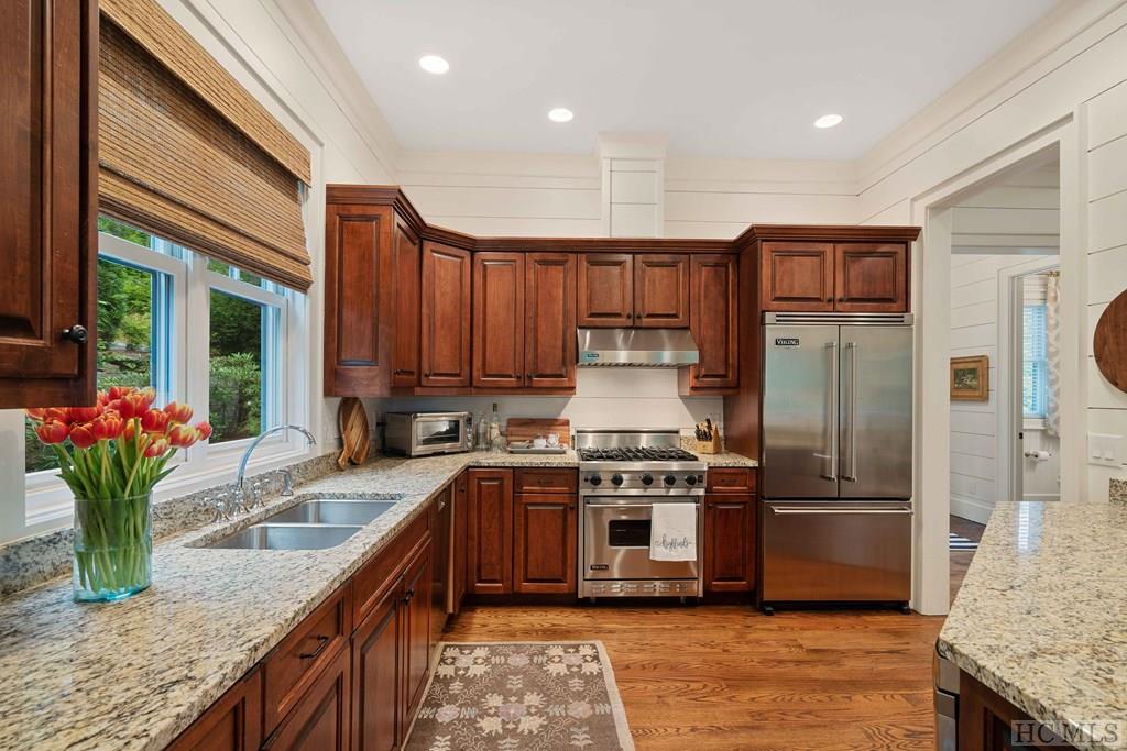 48 Hemlock Ridge Highlands, NC 28741 - Photo 10 of 30 Gallery Image 10