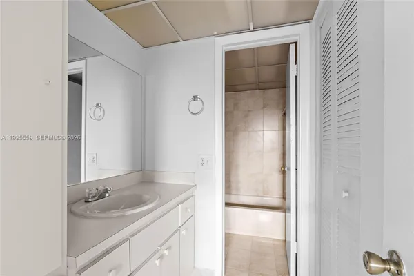 $2,350 | 14250 Southwest 62nd Street, Unit 402, Miami, FL 33183