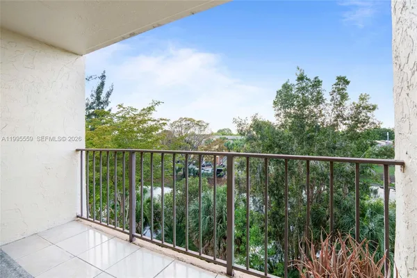 $2,350 | 14250 Southwest 62nd Street, Unit 402, Miami, FL 33183
