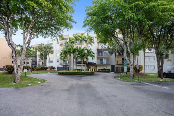 $2,350 | 14250 Southwest 62nd Street, Unit 402, Miami, FL 33183