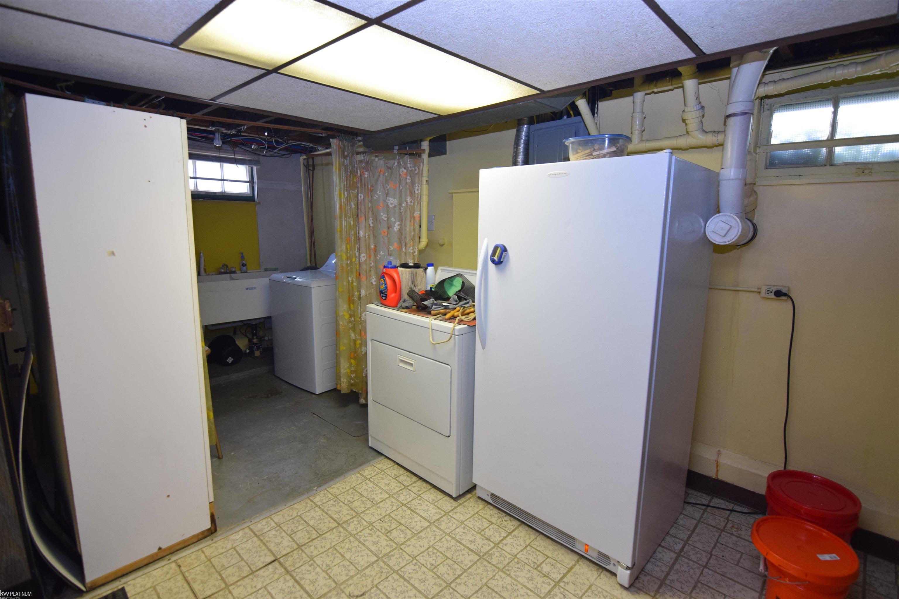 13274 East 10 Mile Road Warren, MI 48089 - Photo 20 of 31 50158235-e1c89ae8-543e-4ee3-b81e-1695d68115c9.JPG