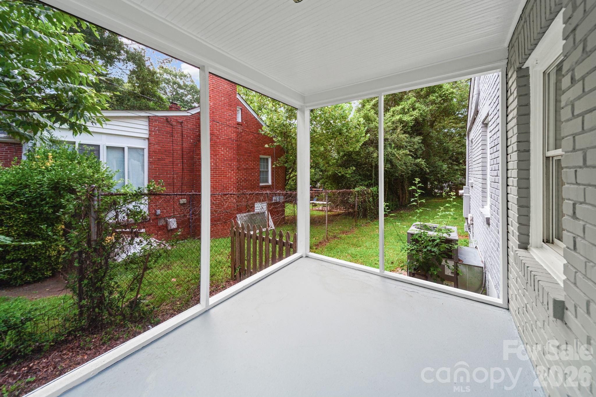 3137 Mathis Drive Charlotte, NC 28208 - Photo 10 of 26 Gallery Image 10
