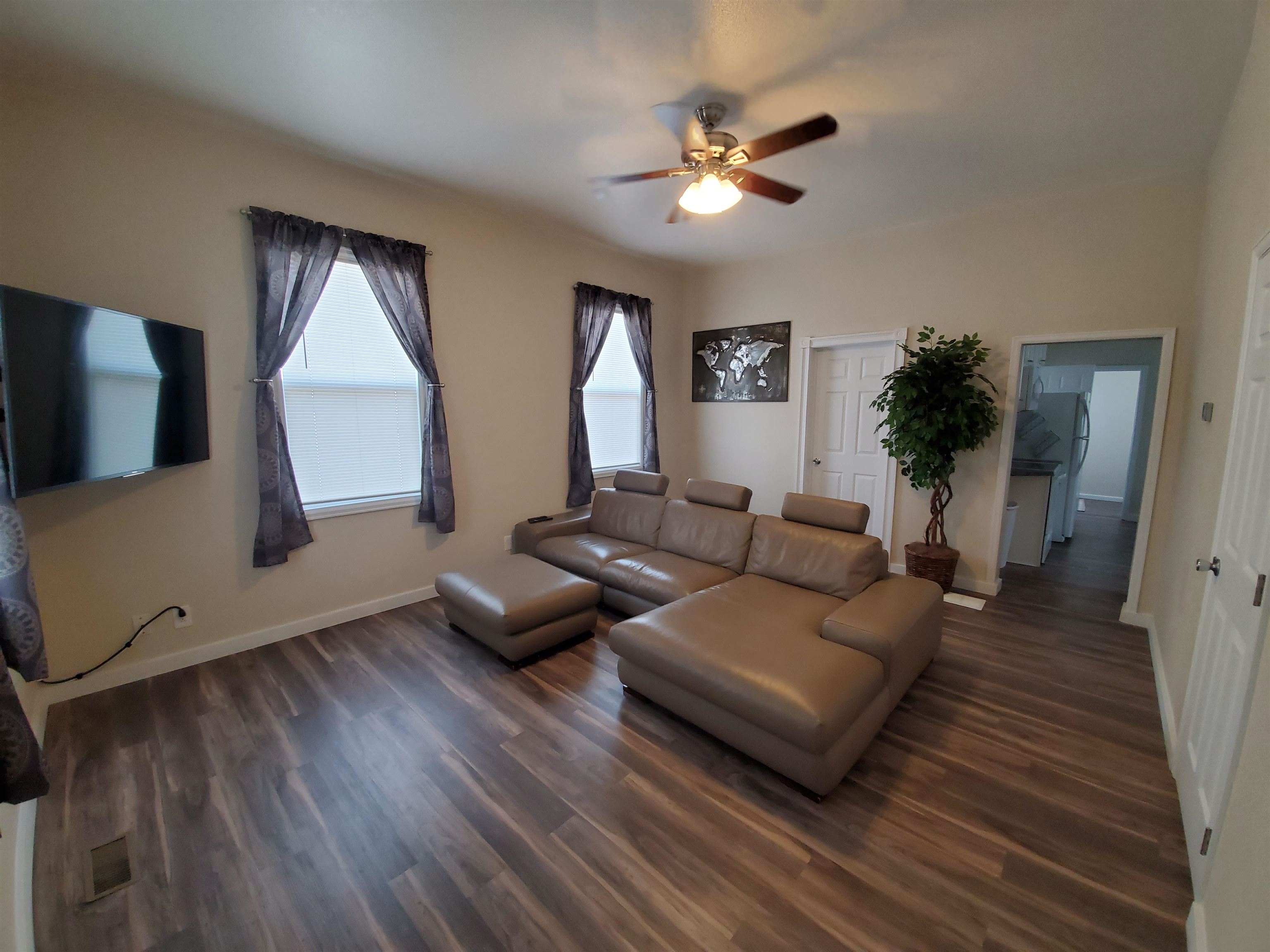 112 South 6th Street Rawlins, WY 82301 - Photo 2 of 24