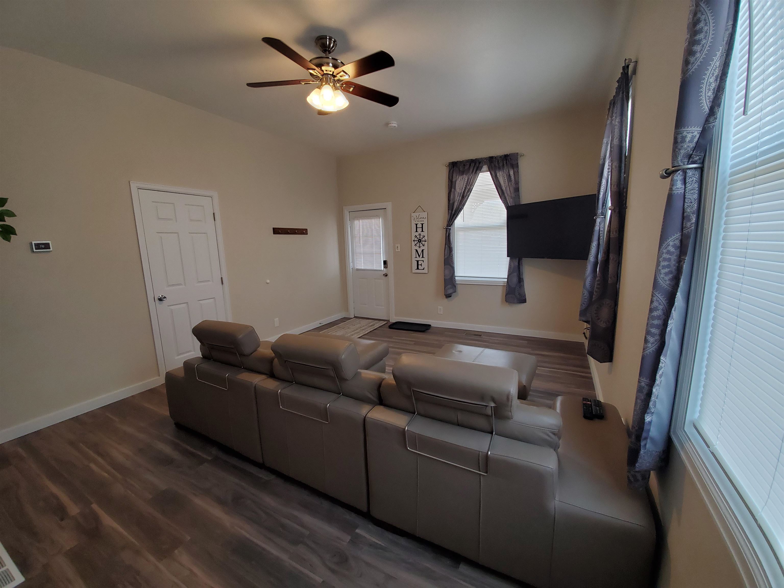 112 South 6th Street Rawlins, WY 82301 - Photo 3 of 24