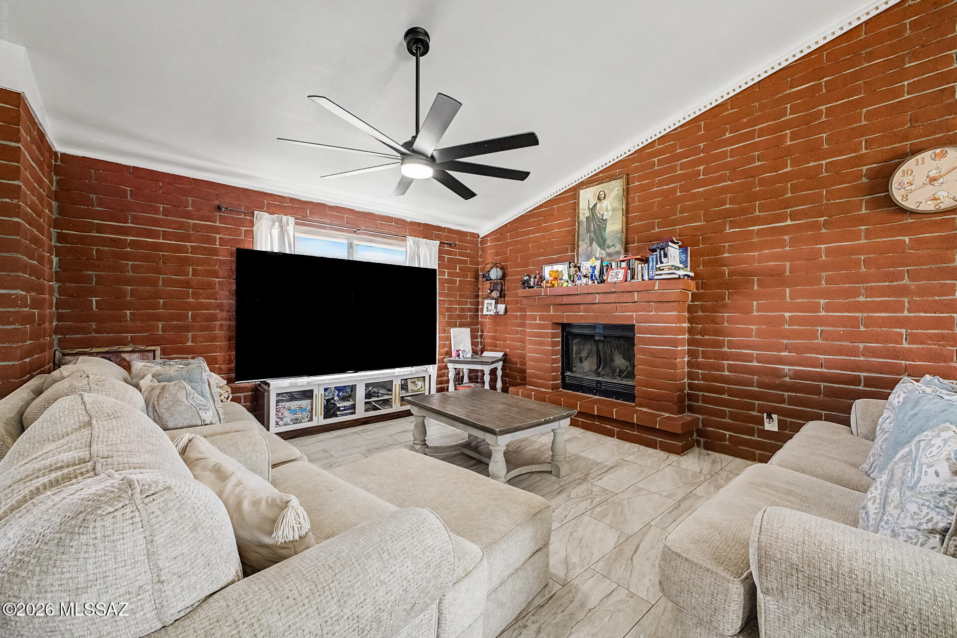 957 Forja Court Rio Rico, AZ 85648 - Photo 6 of 39 Living Room