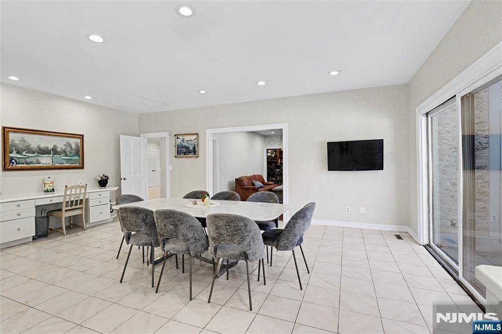 9 Cameron Road Saddle River, NJ 07458 - Photo 19 of 50 Gallery Image 19