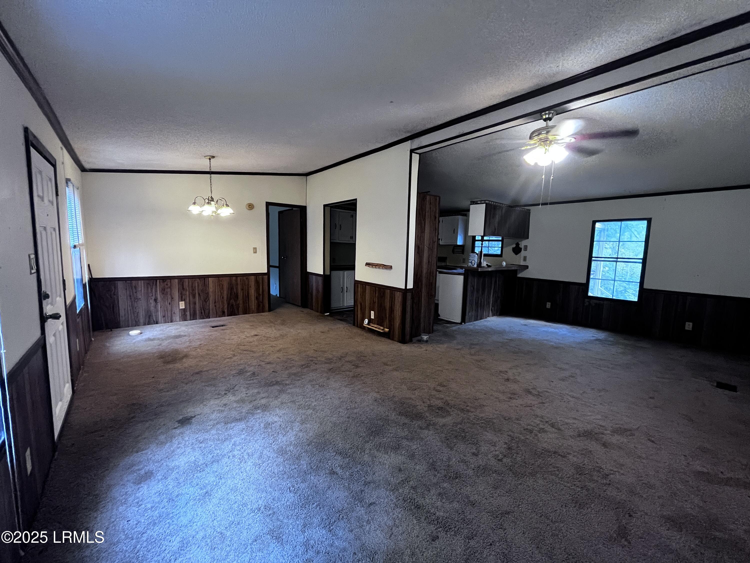 84 Alston Road Beaufort, SC 29907 - Photo 4 of 19 Open living space
