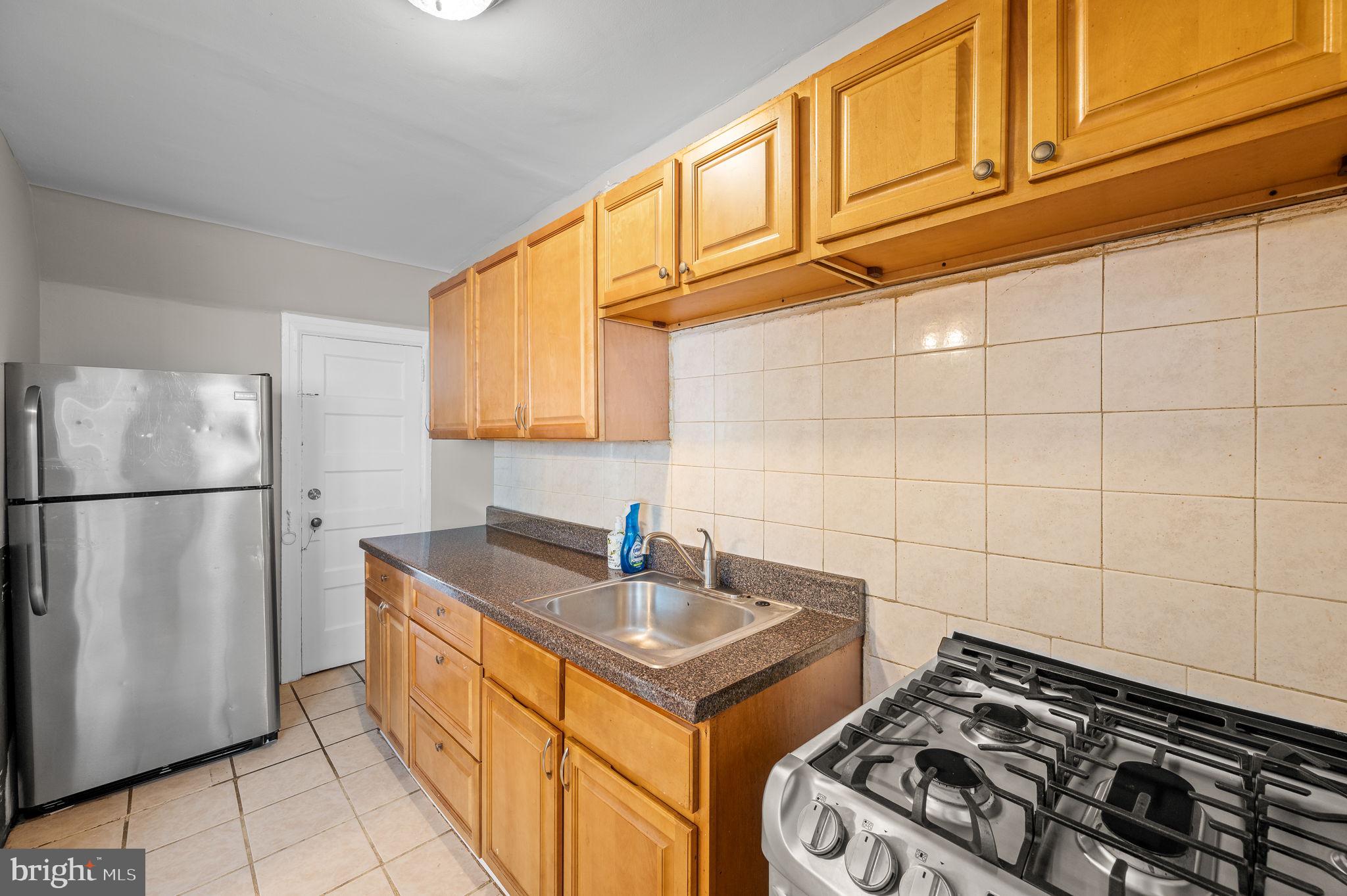 704 Copley Road Upper Darby, PA 19082 - Photo 9 of 18