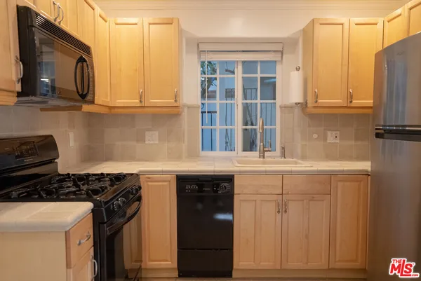 $8,499 | 2401 Meadow Valley Terrace, Los Angeles, CA 90039