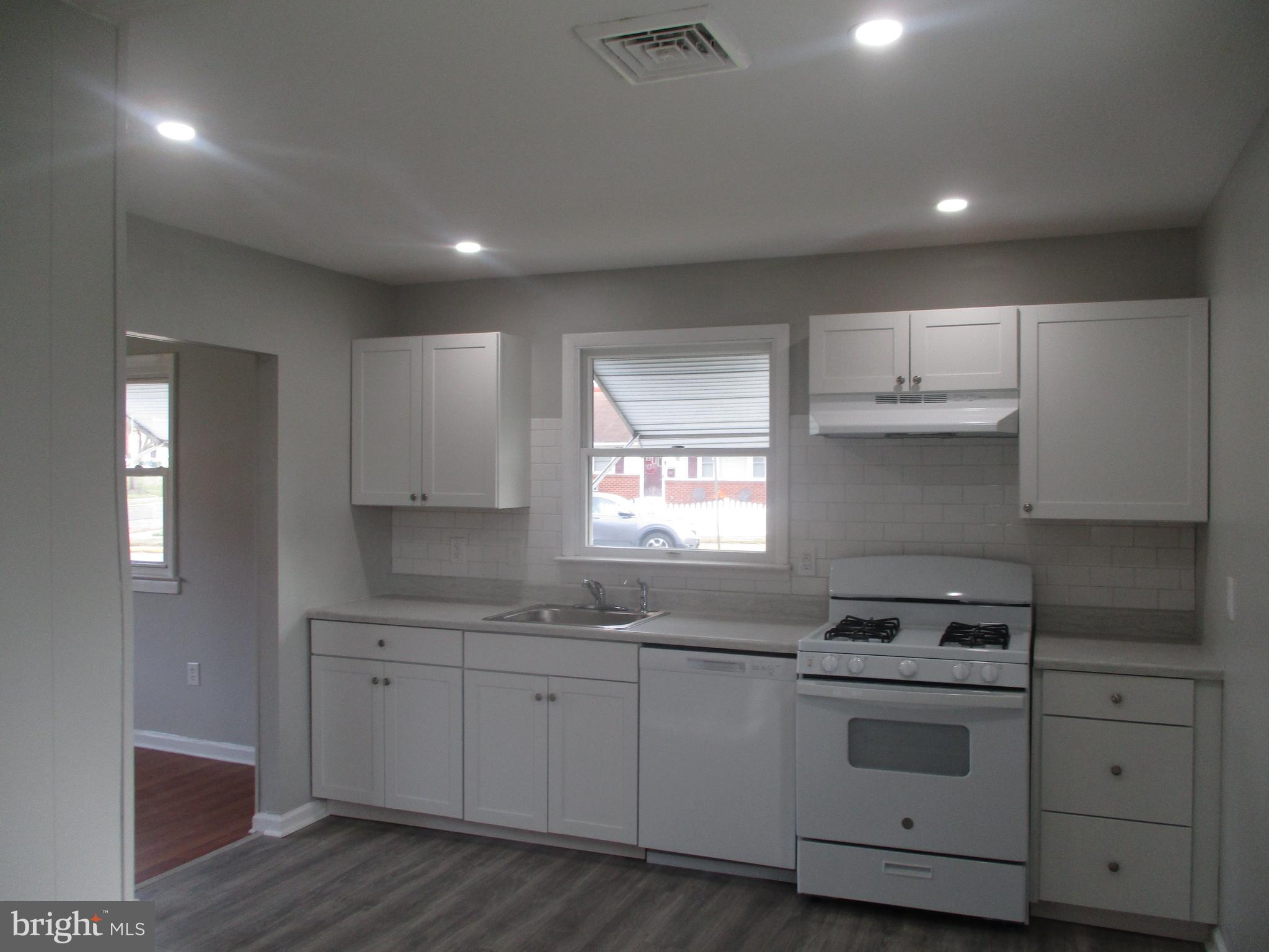 400 Colonial Road Bellmawr, NJ 08031 - Photo 2 of 15