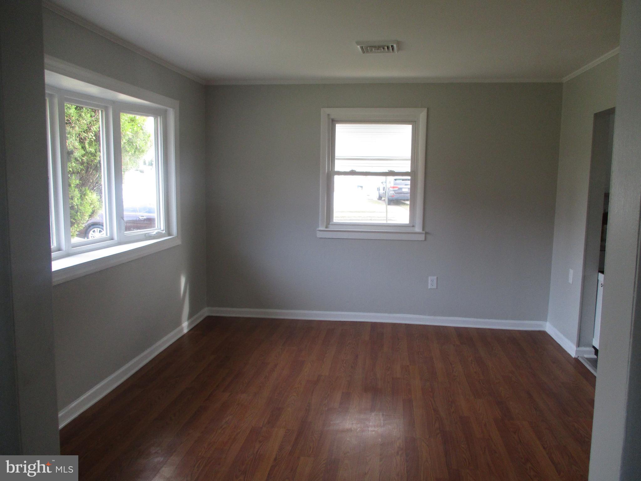 400 Colonial Road Bellmawr, NJ 08031 - Photo 3 of 15