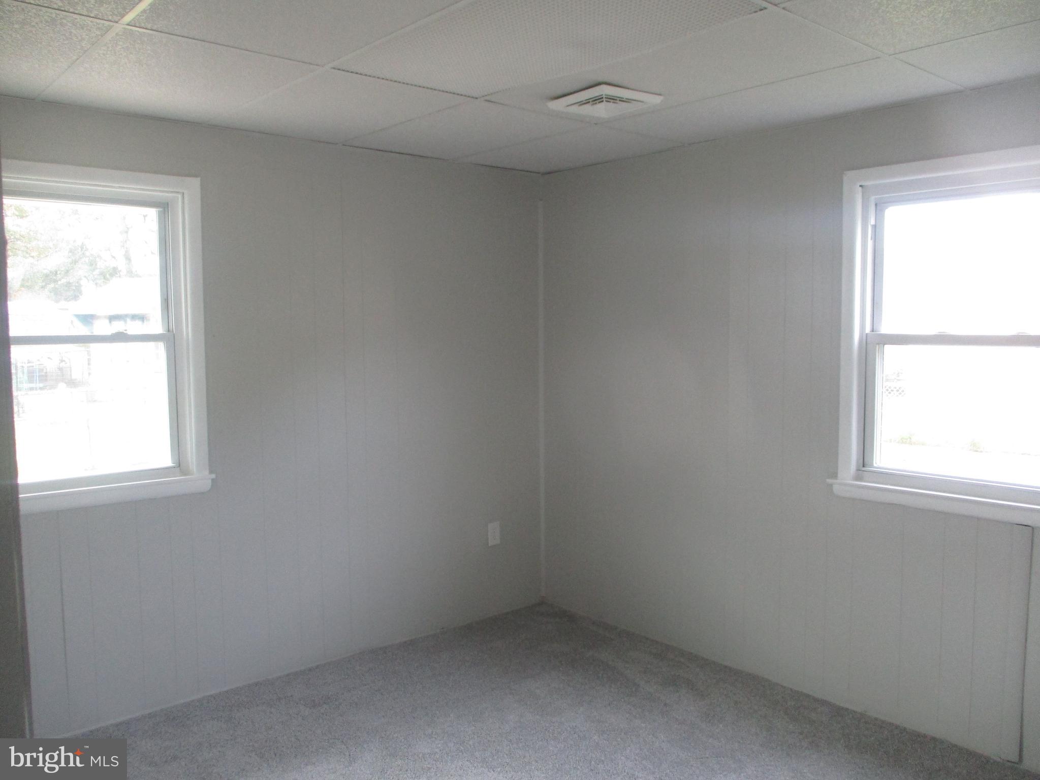 400 Colonial Road Bellmawr, NJ 08031 - Photo 4 of 15