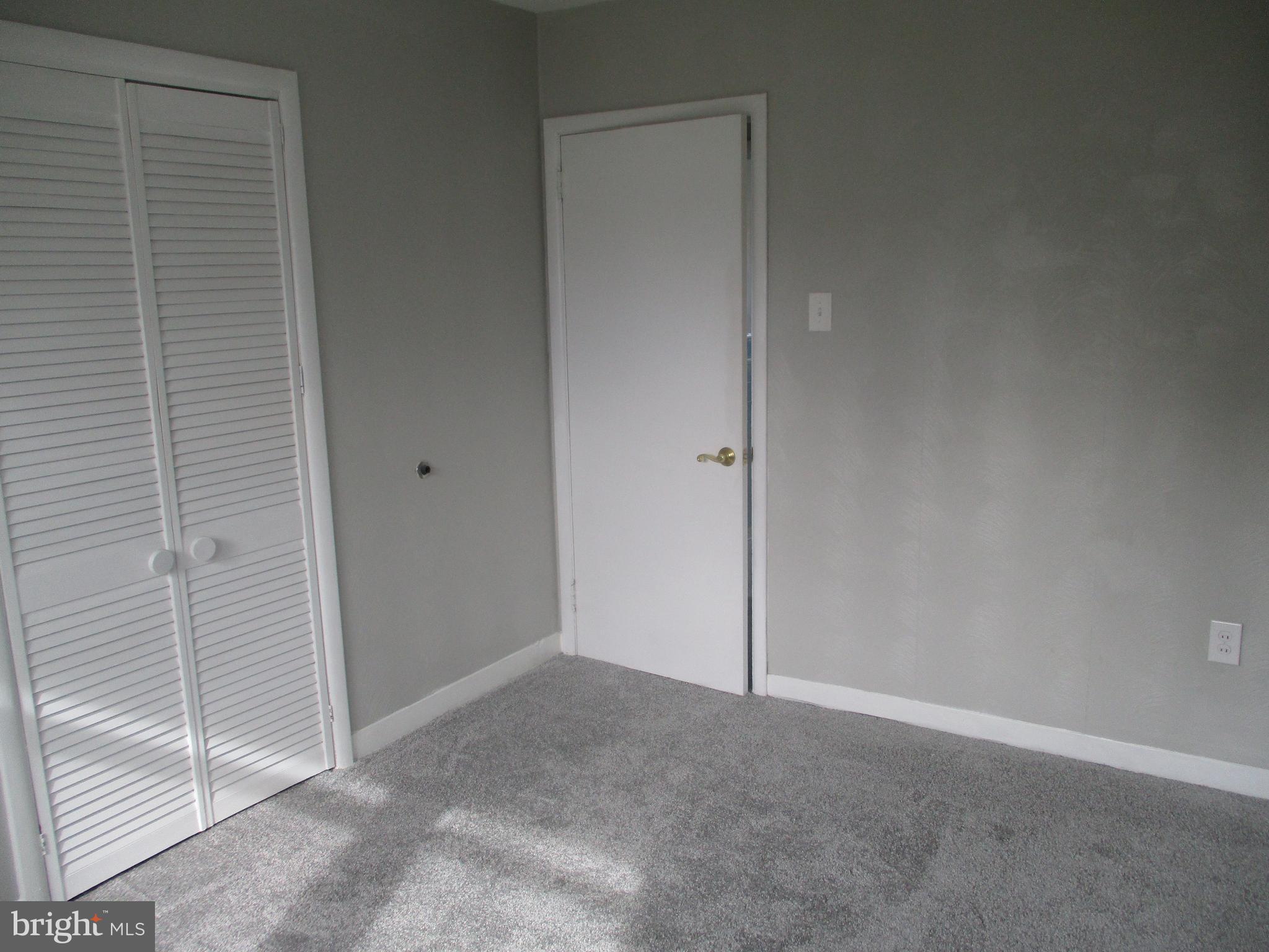 400 Colonial Road Bellmawr, NJ 08031 - Photo 5 of 15