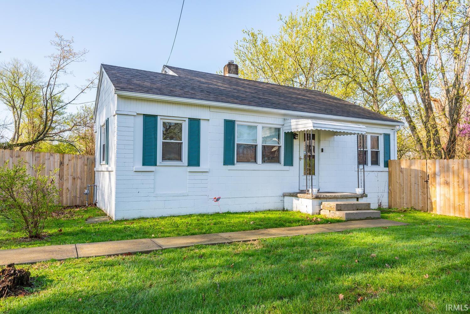 425 West Cedar Bluff Road Bloomington, IN 47403 - Photo 2 of 29
