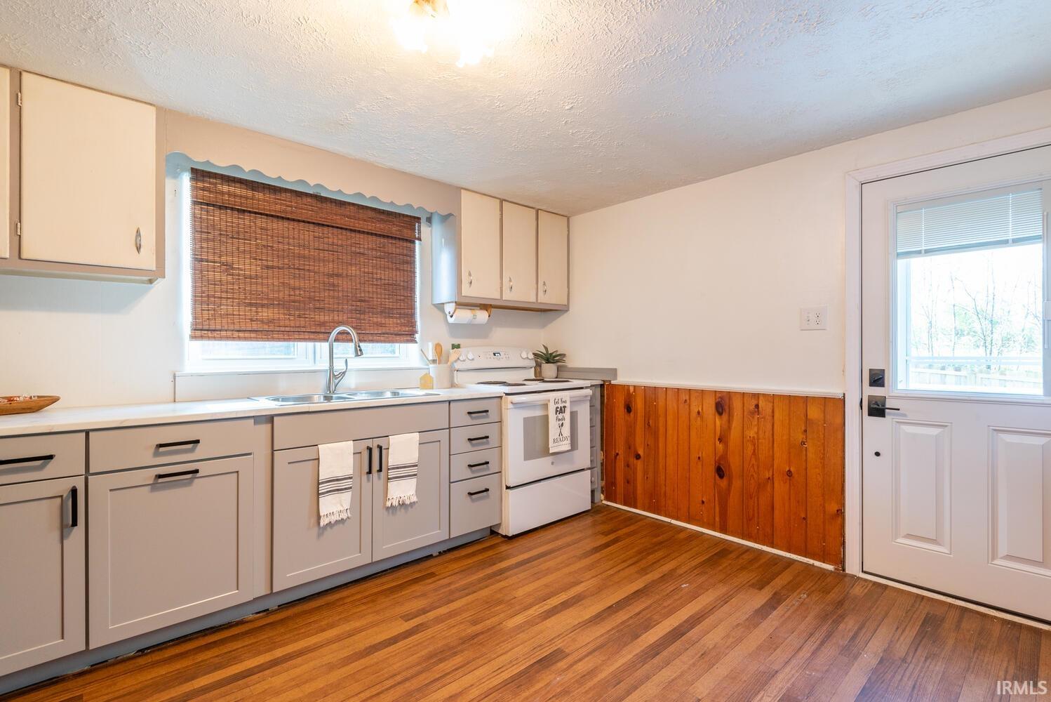 425 West Cedar Bluff Road Bloomington, IN 47403 - Photo 6 of 29