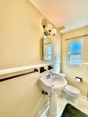 $2,450 | 301 North Madison Avenue, Clearwater, FL 33755