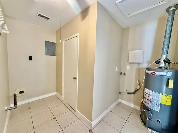 $2,400 | 301 North Washington Avenue, Clearwater, FL 33755