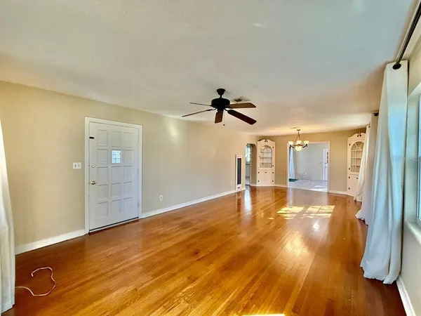 $2,400 | 301 North Washington Avenue, Clearwater, FL 33755