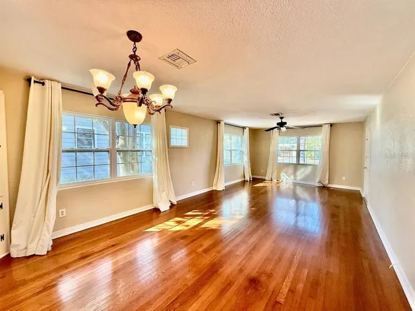 $2,400 | 301 North Washington Avenue, Clearwater, FL 33755