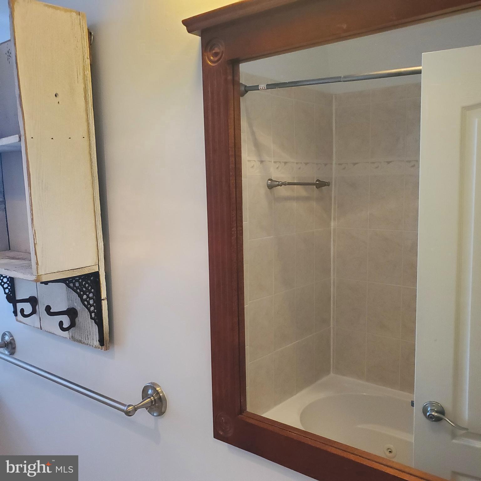 5611 5th Street Northwest, Unit 21 Washington, DC 20011 - Photo 17 of 22 a bathroom with a bathtub