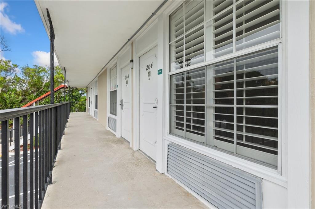 2555 Tamiami Trail North, Unit 204 Naples, FL 34103 - Photo 9 of 27