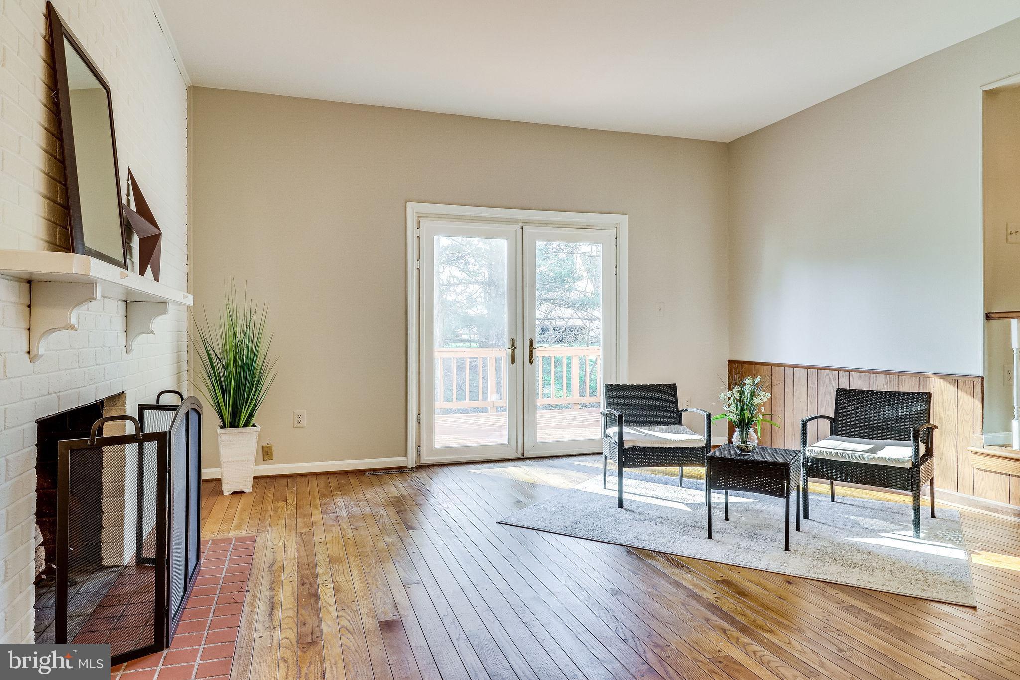 7818 Cliffside Court Springfield, VA 22153 - Photo 19 of 53 Family room with wood floors