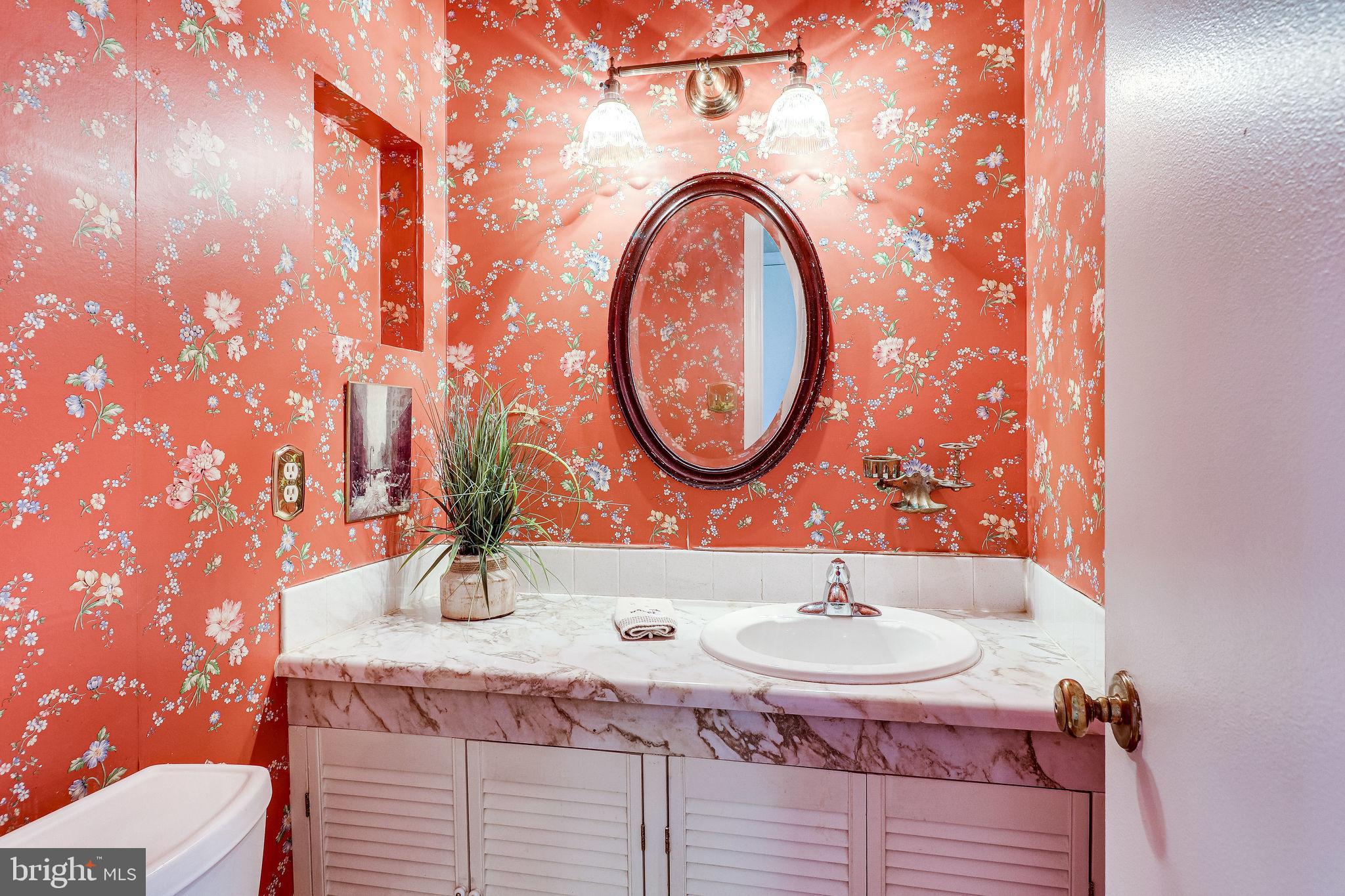 7818 Cliffside Court Springfield, VA 22153 - Photo 26 of 53 First floor powder room