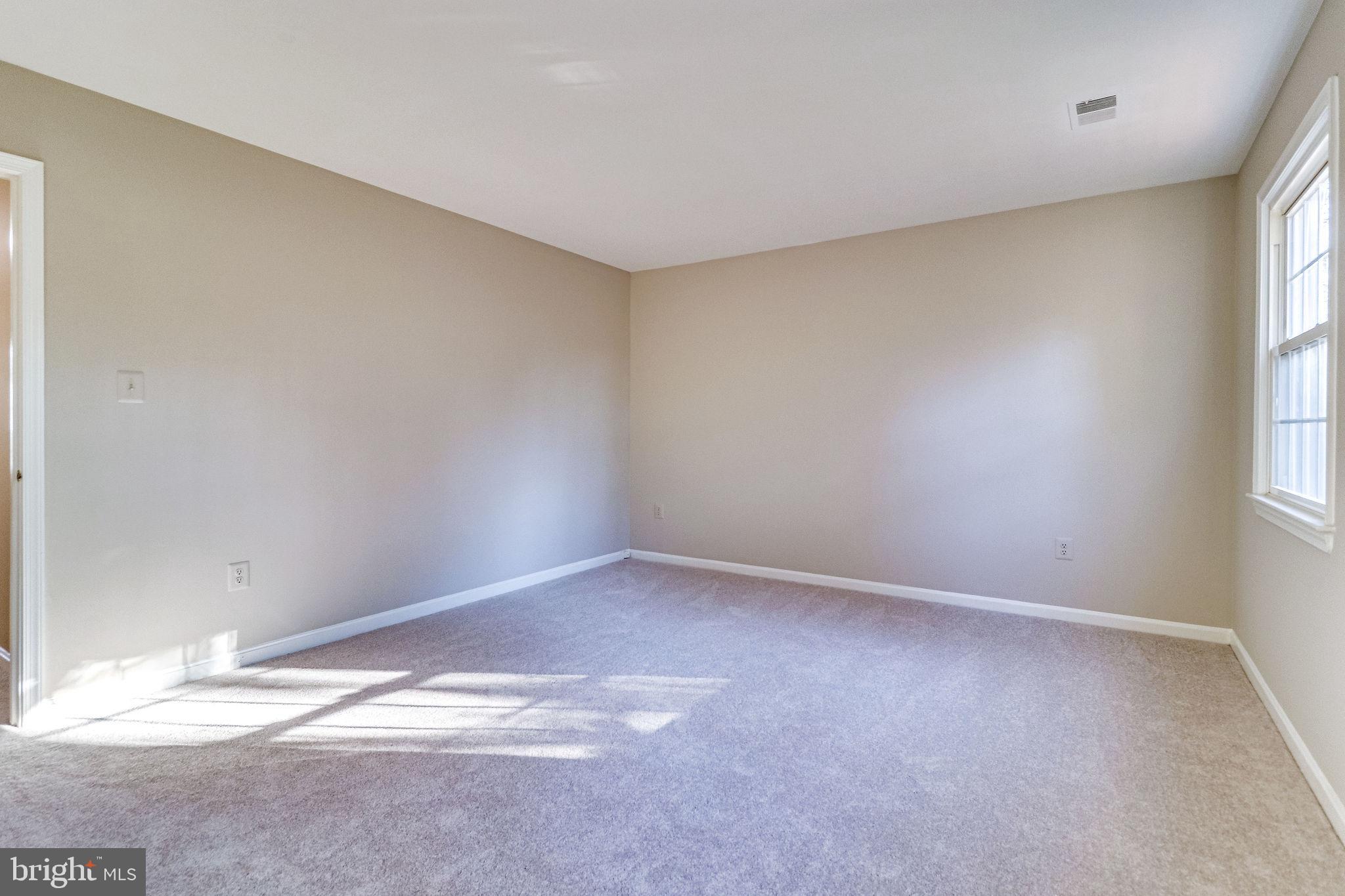7818 Cliffside Court Springfield, VA 22153 - Photo 29 of 53 Master bedroom