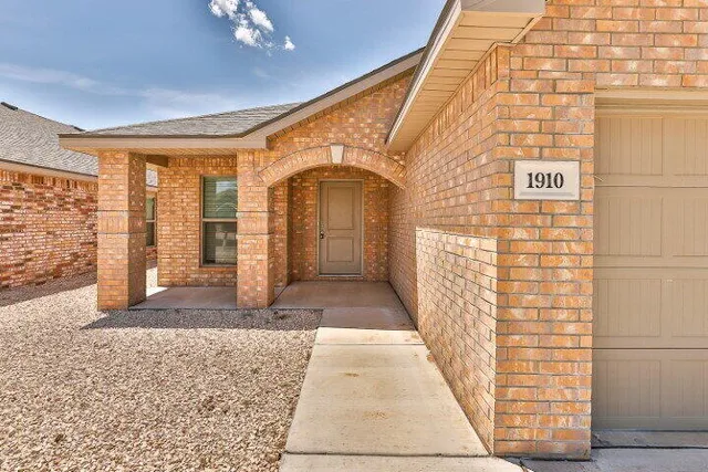 $1,550 | 1910 Kirksey Avenue, Lubbock, TX 79407