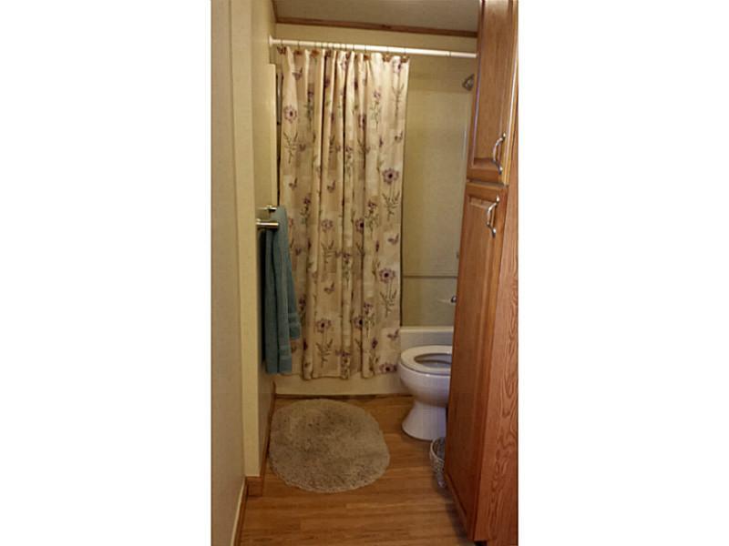 808 9th Street McKees Rocks, PA 15136 - Photo 11 of 23 Full Bath. 1st floor Full Bath