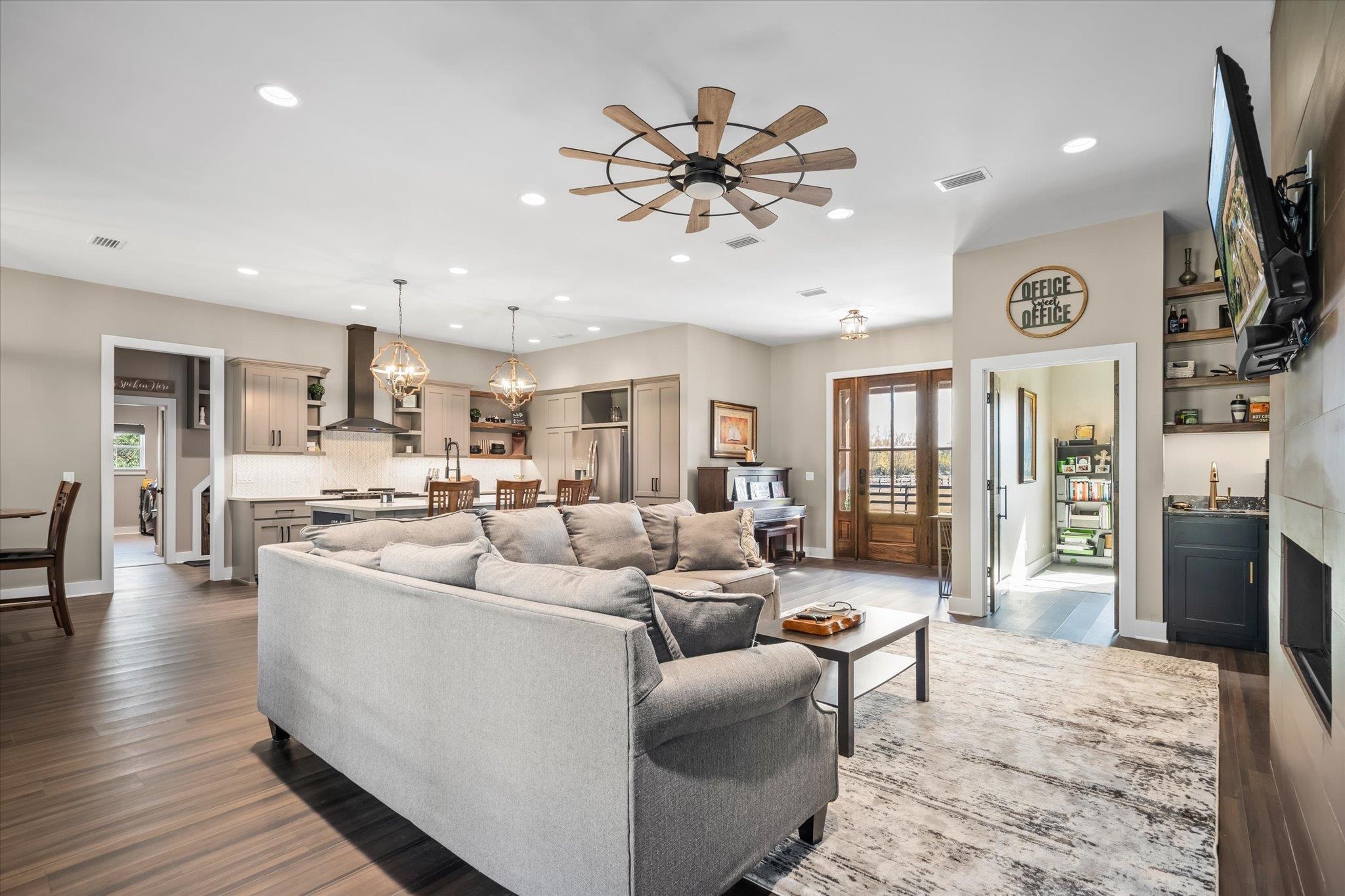 9577 Pleasant Road Daphne, AL 36526 - Photo 3 of 43 Living Room Photo 2