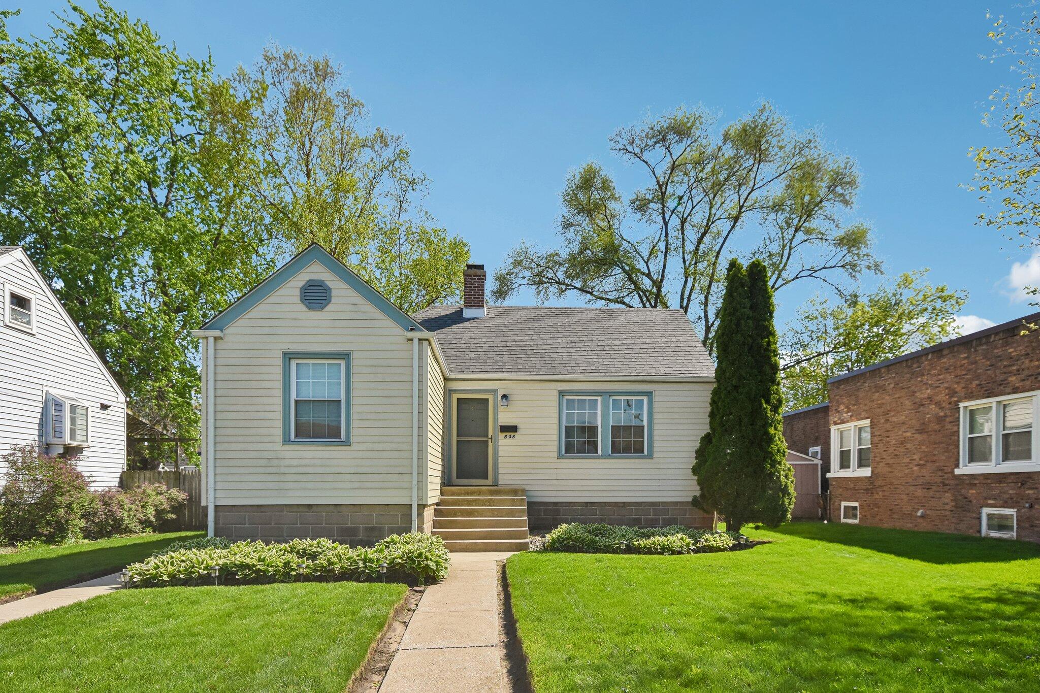 838 174th Street Hammond, IN 46324 - Photo 1 of 19 2048x1365