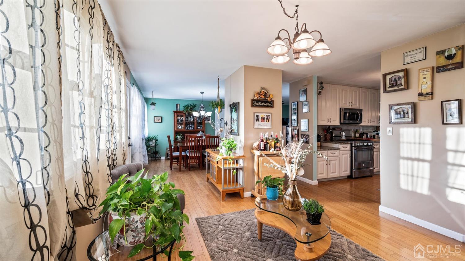 153 Kendall Road Kendall Park, NJ 08824 - Photo 12 of 32 Gallery Image 12