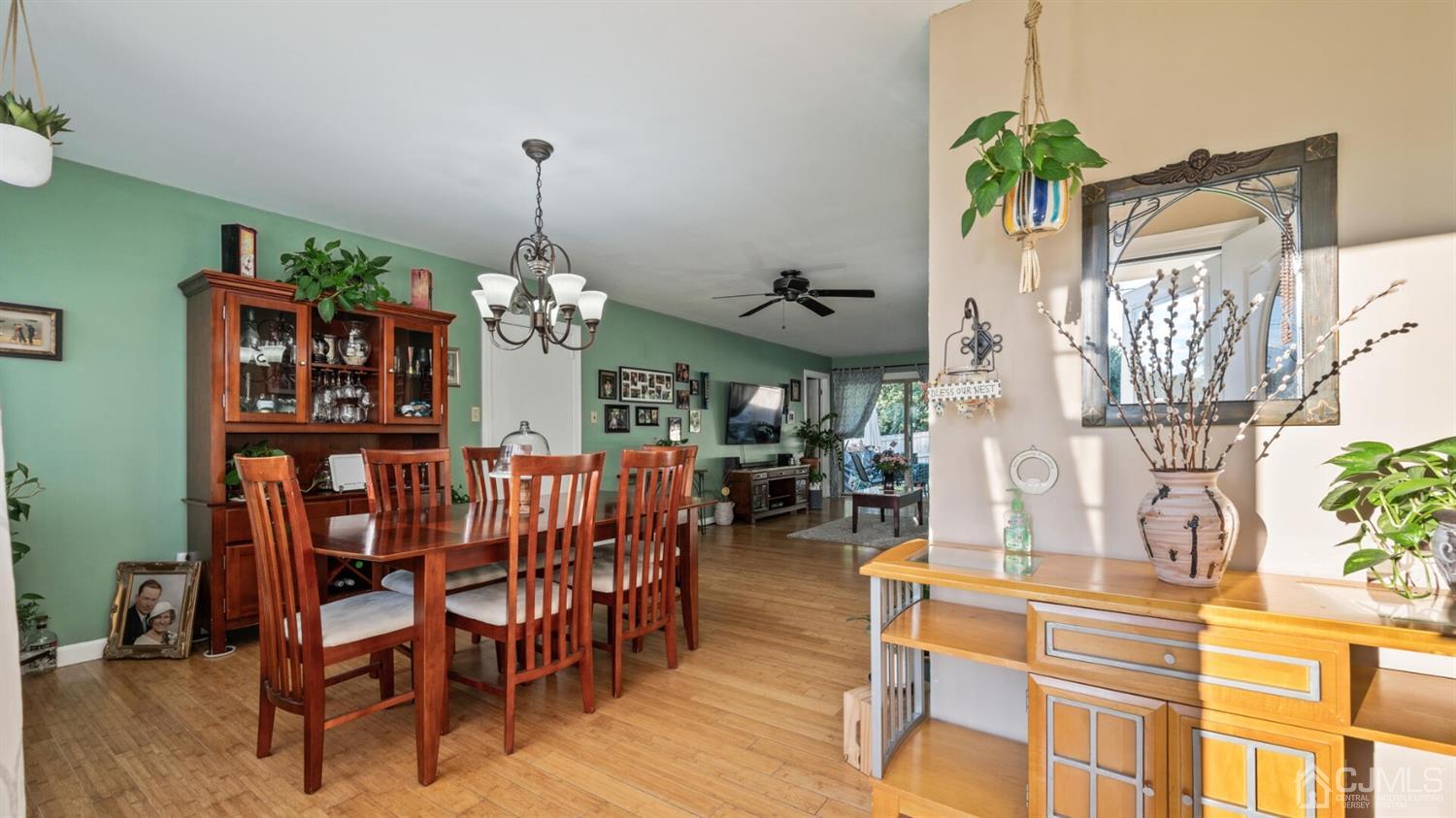 153 Kendall Road Kendall Park, NJ 08824 - Photo 18 of 32 Gallery Image 18