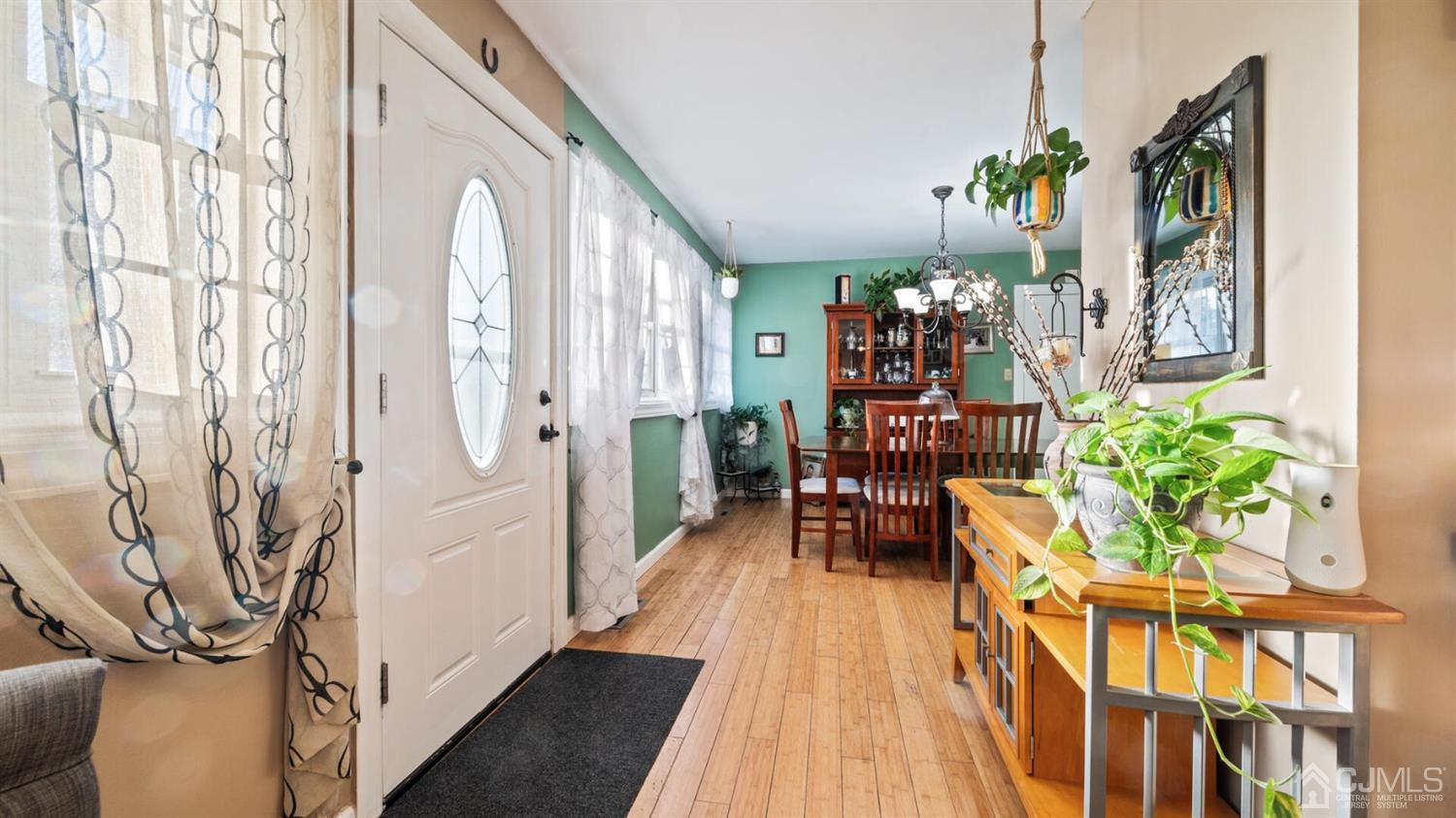 153 Kendall Road Kendall Park, NJ 08824 - Photo 19 of 32 Gallery Image 19