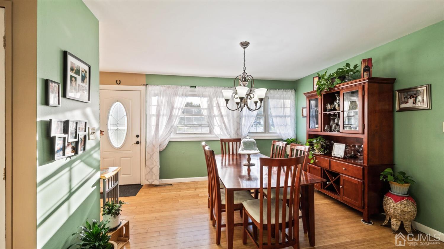 153 Kendall Road Kendall Park, NJ 08824 - Photo 20 of 32 Gallery Image 20