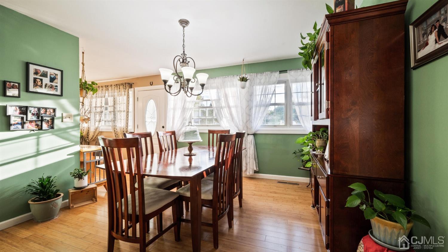 153 Kendall Road Kendall Park, NJ 08824 - Photo 21 of 32 Gallery Image 21