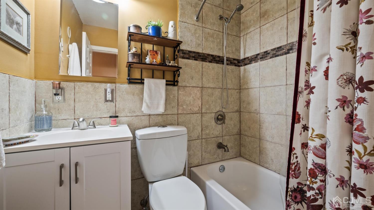 153 Kendall Road Kendall Park, NJ 08824 - Photo 29 of 32 Gallery Image 29