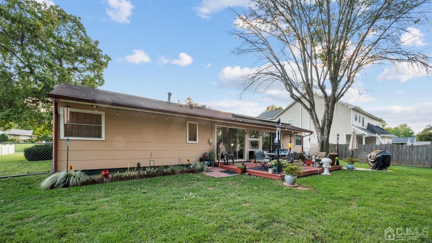 153 Kendall Road Kendall Park, NJ 08824 - Photo 30 of 32 Gallery Image 30