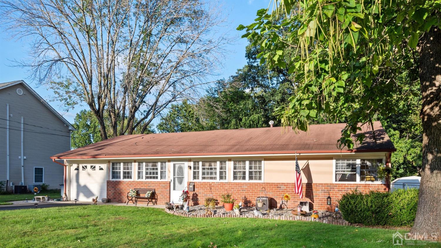 153 Kendall Road Kendall Park, NJ 08824 - Photo 4 of 32 Gallery Image 4